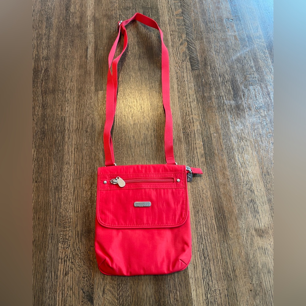 NWOT Red Baggallini Crossbody Bag Statement Purse - Picture 6 of 6